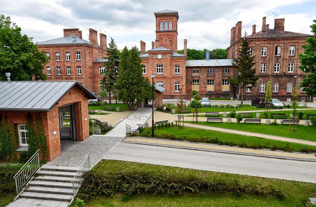 Juna2 - Nowoczesny Apartament W Centrum Z Widokiem Na Park Pruszków Eksteriør billede