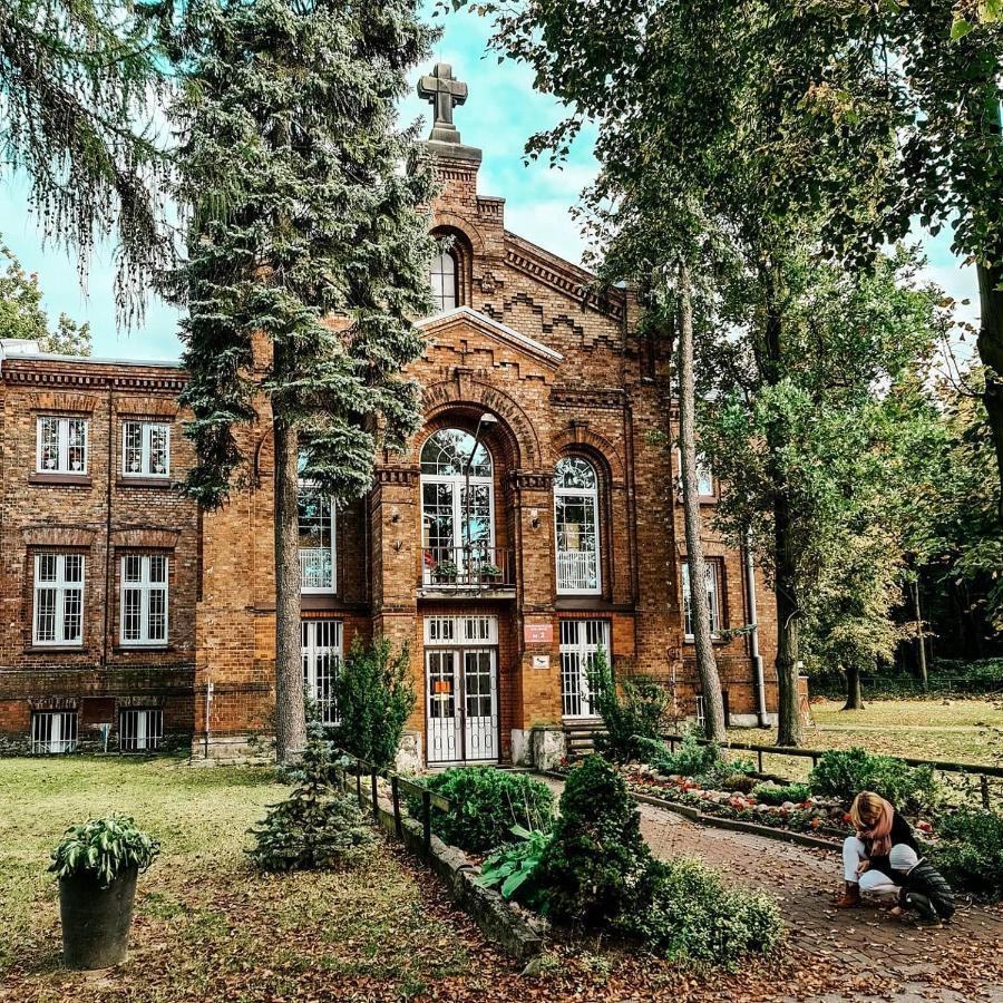 Juna2 - Nowoczesny Apartament W Centrum Z Widokiem Na Park Pruszków Eksteriør billede